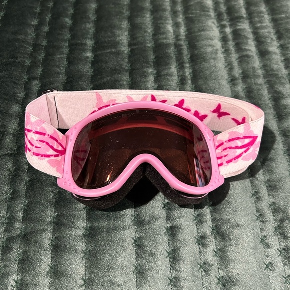Ski goggles, pink/white, butterflies, adjustable strap. Excellent condition. - Picture 3 of 3